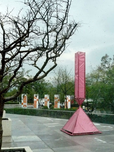 Eduardo Abaroa, Obelisco port&aacute;til para mercados ambulantes,